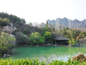 春季湖泊