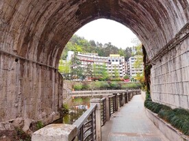 石拱桥桥洞景色