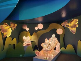 纸展狮子灯