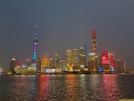 夜晚的东方明珠