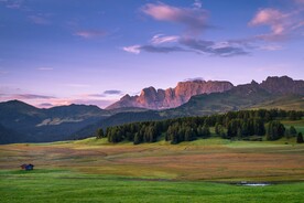 蓝天绿地风景