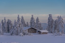 冬季雪屋