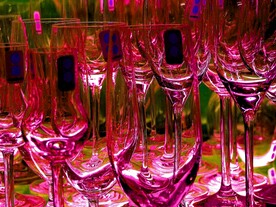 玻璃杯香槟酒杯