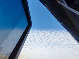 窗外蓝天白云 窗景