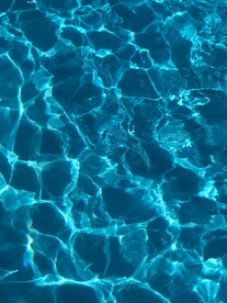 水