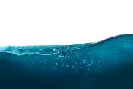 水