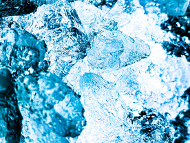 冰块清凉背景