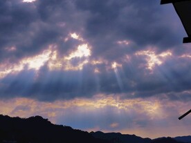 丁达尔效应云霞