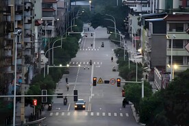 夜幕下的小镇