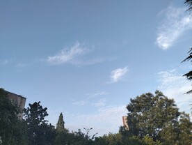 蓝天  