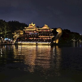 夜游船