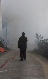 散步的老人