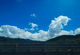 远山白云