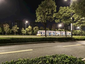 行驶的有轨电车