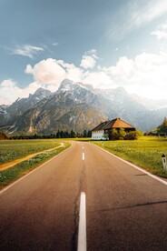 道路旁的房子
