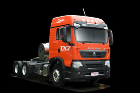 豪沃TX7燃气牵引车