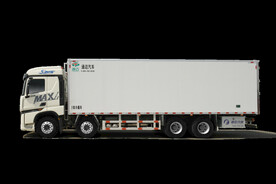 豪沃MAX 8×4冷藏车