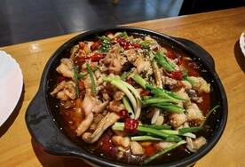 砂锅牛蛙