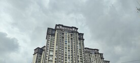 城市建筑蓝天白云