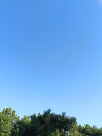 晴朗纯净蓝色背景