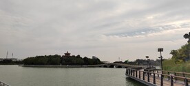 公园湖景
