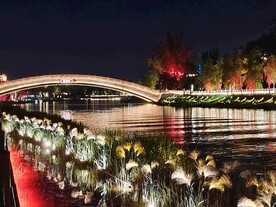 运河沿岸夜景