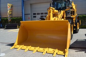 铲车 