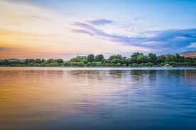 湖泊夕阳