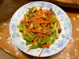 芹菜炒肉