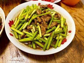 蒜苔炒肉