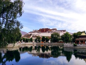 河畔美景 古城