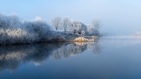 湖水倒影风景