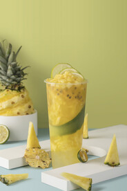 满杯百香果金菠萝