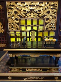宝座