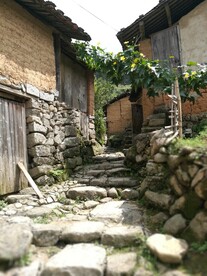 山间石屋