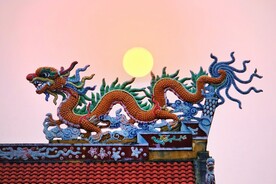 屋顶上的龙