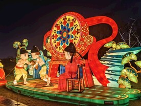 摔跤造型花灯