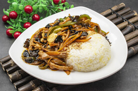 美味鱼香肉丝盖饭