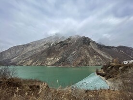 冬季堰塞湖