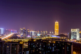城市中心夜景