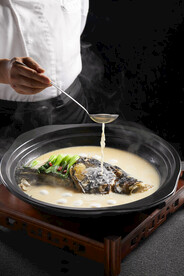 千岛湖鱼头豆腐煲