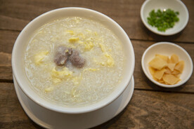 窝蛋牛肉粥