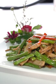 豆角爆香肉片