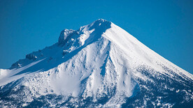 高耸的雪山
