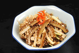 金钱肚拌香芹