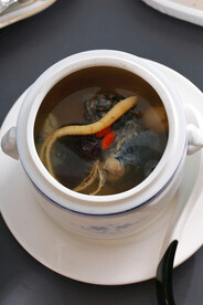 椰子炖竹丝鸡