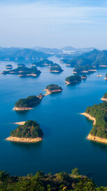 小岛内陆湖