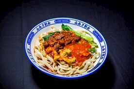 肉块鸡蛋刀削面