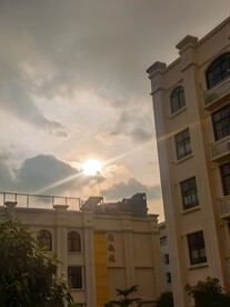 雨后日出云端