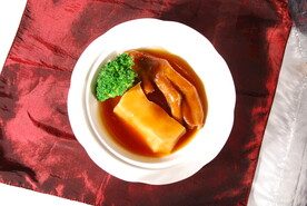 鲍汁花菇扣鹅掌